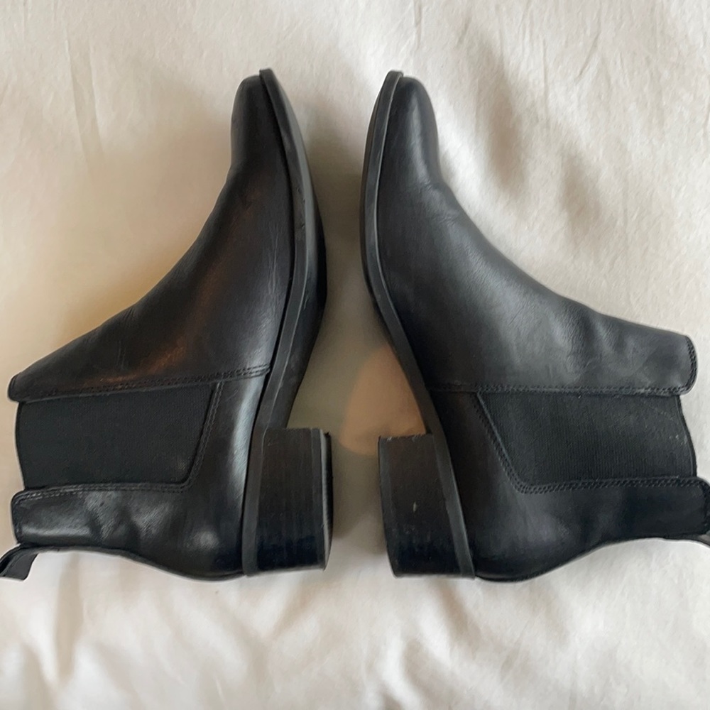 Steve Madden black leather booties